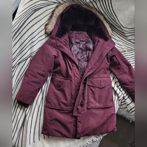 Uniqlo winter coat,size XS, burgundy color 🦭